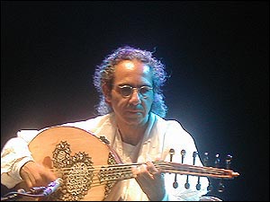 Yair Dalal performing on oud