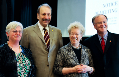 Photo of Sam Farr and Sandra Faber, with Chancellor Blumenthal and Campus Provost Galloway