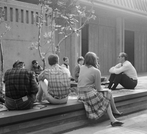 Historian Page Smith, Cowell College's first provost, with students in 1966