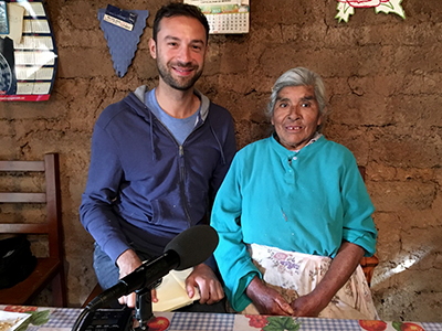 UCSC Professor Maziar Toosarvandani working with a Zapotec speaker in Oaxaca.