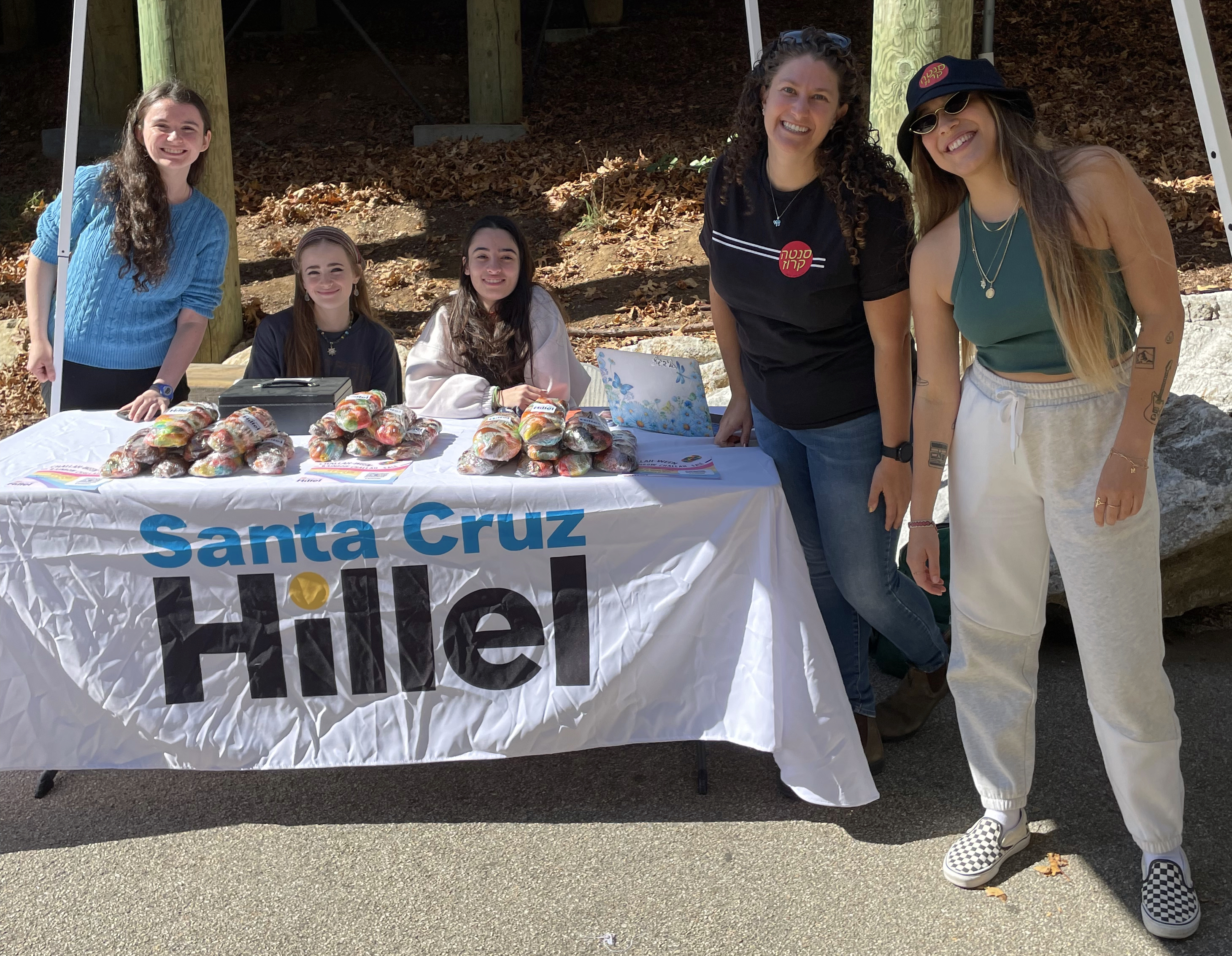Students selling challah in Quarry Plaza
