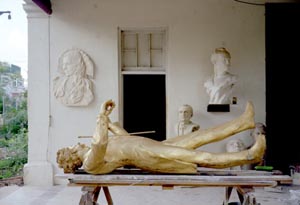 gold-sculpture-havana.jpg