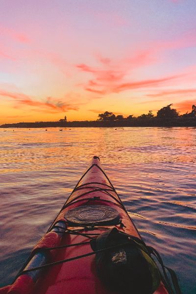 A kayaking trip with UCSC's Adventure Rec yields impressive views of the Santa Cruz shorel