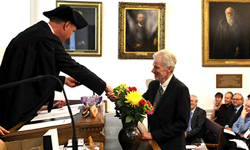 Thompson awarded Darwin-Wallace Medal