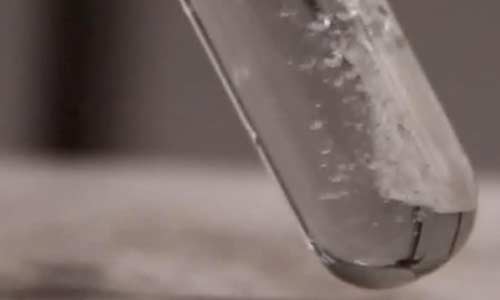 Aluminum nanoparticles create hydrogen from H2O