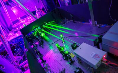 Tabletop lab experiment using bright green beams of light