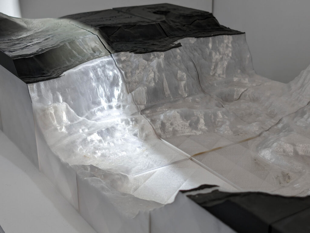 3D print artwork blue and white.