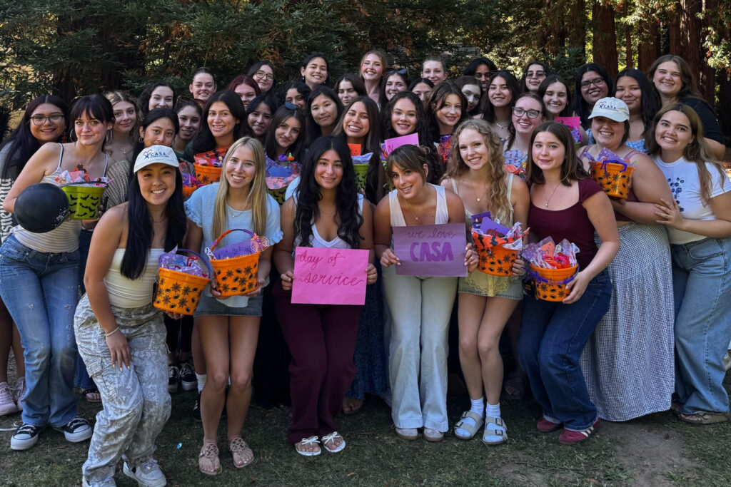 A group of Kappa Alpha Theta members posing for a photo.